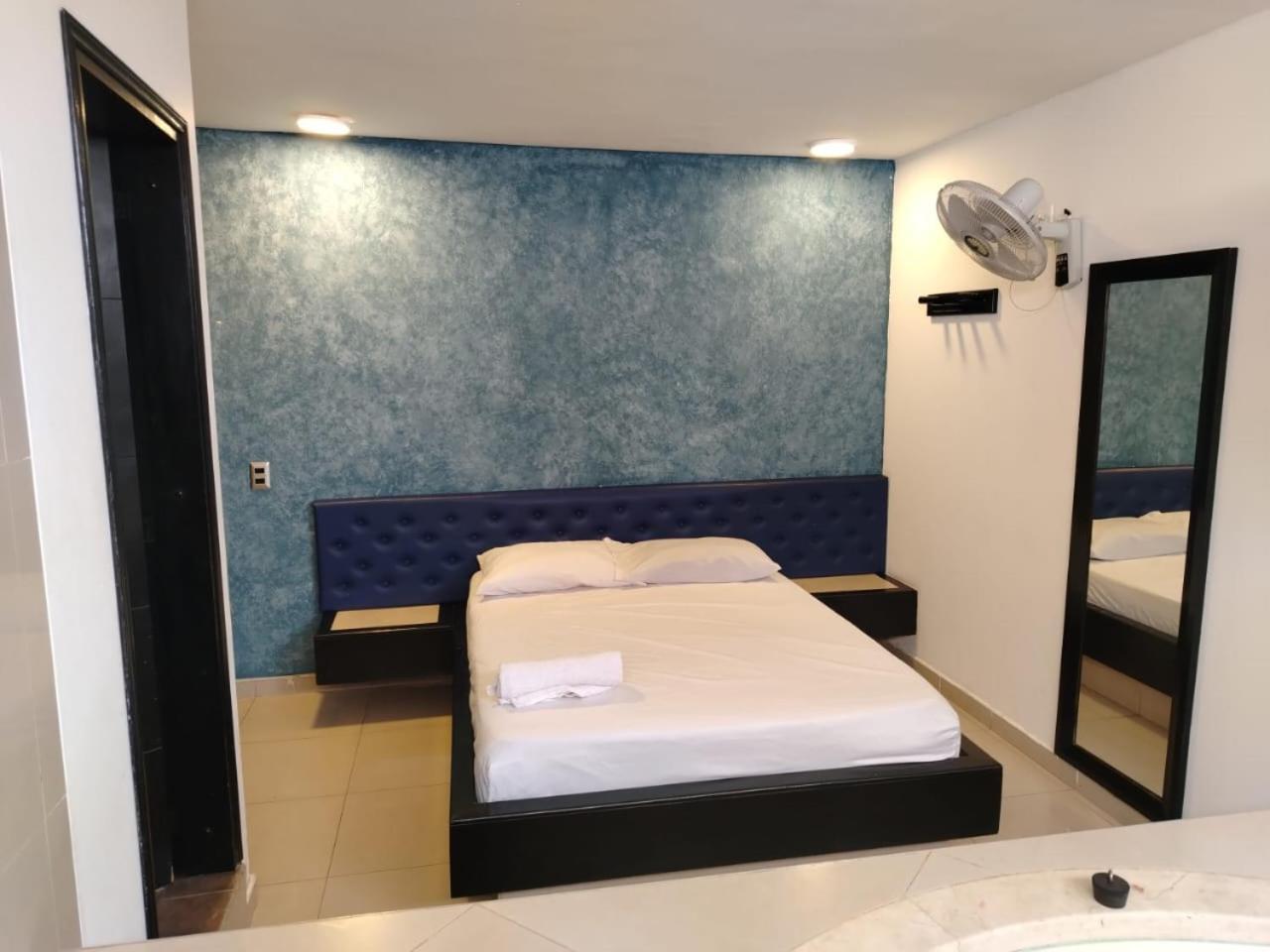 Hotel Country Μεντεγίν Εξωτερικό φωτογραφία